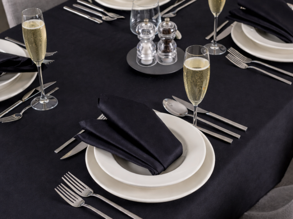 Damast crni stolnjaci