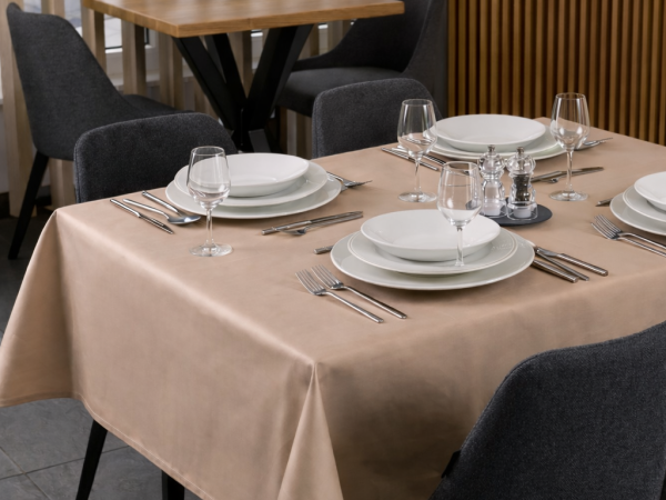 Stolnjak damast bež 140x180