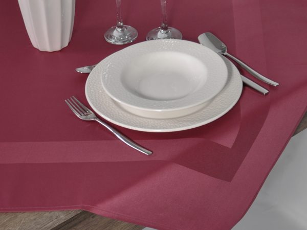 Nadstolnjak damast Kristal 284, 90x90 bordo